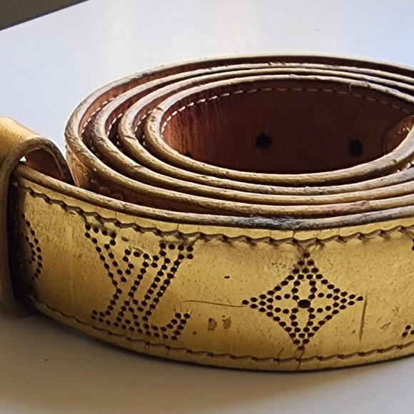 LOUIS VUITTON - AUTHENTIC METALLIC GOLD LEATHER PERFORATED MAHINA BELT - Picture 1 of 10